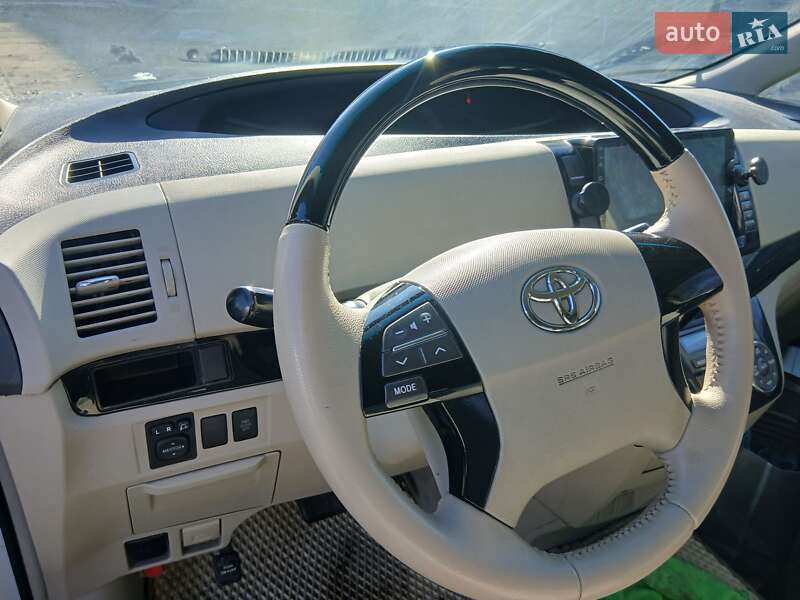 Минивэн Toyota Estima 2010 в Первомайске фото 15 Минивэн Toyota Estima 2010 в Первомайске