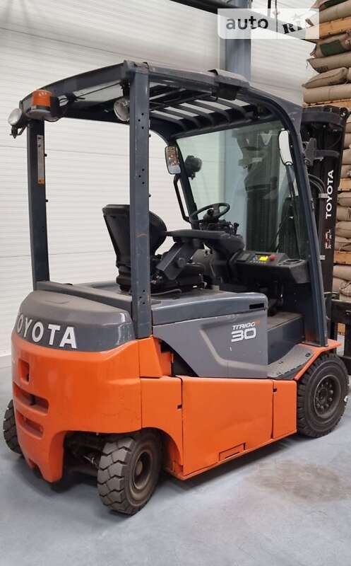 Вилочный погрузчик Toyota FB 2014 в Киеве фото 7 Вилочный погрузчик Toyota FB 2014 в Киеве