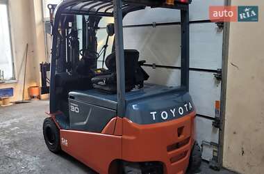 Вилочный погрузчик Toyota FB 2016 в 