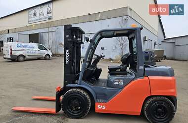 Вилочный погрузчик Toyota FG 2019 в Киеве
