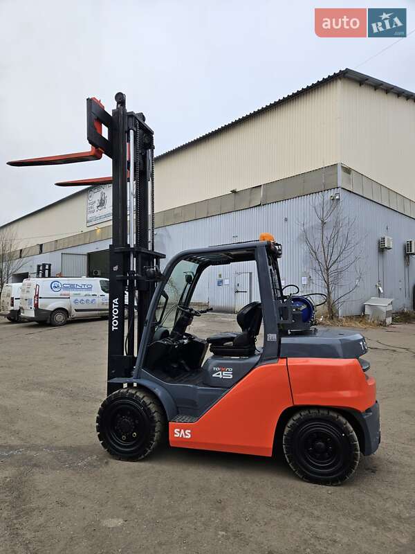 Вилочный погрузчик Toyota FG 2019 в Киеве фото 20 Вилочный погрузчик Toyota FG 2019 в Киеве