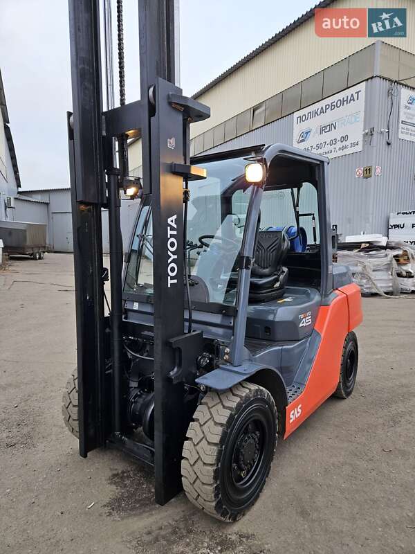 Вилочный погрузчик Toyota FG 2019 в Киеве фото 27 Вилочный погрузчик Toyota FG 2019 в Киеве