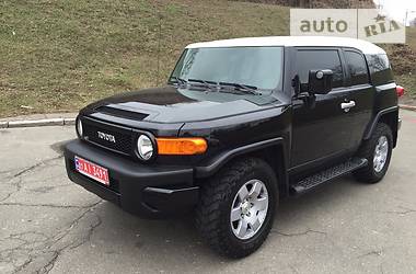 Позашляховик / Кросовер Toyota FJ Cruiser 2009 в Києві