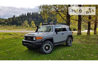 Внедорожник / Кроссовер Toyota FJ Cruiser 2013 в Киеве