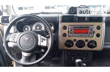 Внедорожник / Кроссовер Toyota FJ Cruiser 2013 в Киеве