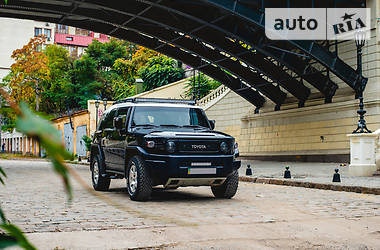 Позашляховик / Кросовер Toyota FJ Cruiser 2006 в 