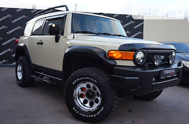 Позашляховик / Кросовер Toyota FJ Cruiser 2010 в Одесі