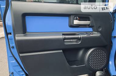 Позашляховик / Кросовер Toyota FJ Cruiser 2006 в 