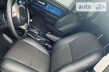 Позашляховик / Кросовер Toyota FJ Cruiser 2006 в 