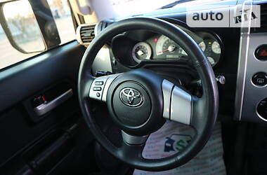 Позашляховик / Кросовер Toyota FJ Cruiser 2007 в 