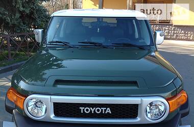 Позашляховик / Кросовер Toyota FJ Cruiser 2014 в 