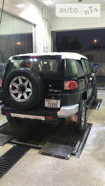 Позашляховик / Кросовер Toyota FJ Cruiser 2016 в Києві фото 2 Позашляховик / Кросовер Toyota FJ Cruiser 2016 в Києві