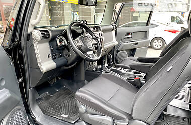 Внедорожник / Кроссовер Toyota FJ Cruiser 2013 в Киеве