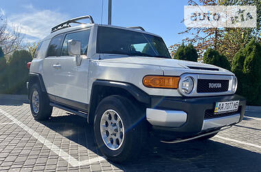 Позашляховик / Кросовер Toyota FJ Cruiser 2013 в Києві