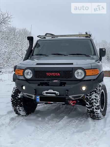 Позашляховик / Кросовер Toyota FJ Cruiser 2012 в Львові