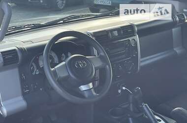 Позашляховик / Кросовер Toyota FJ Cruiser 2006 в 