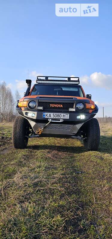 Внедорожник / Кроссовер Toyota FJ Cruiser 2008 в Березане