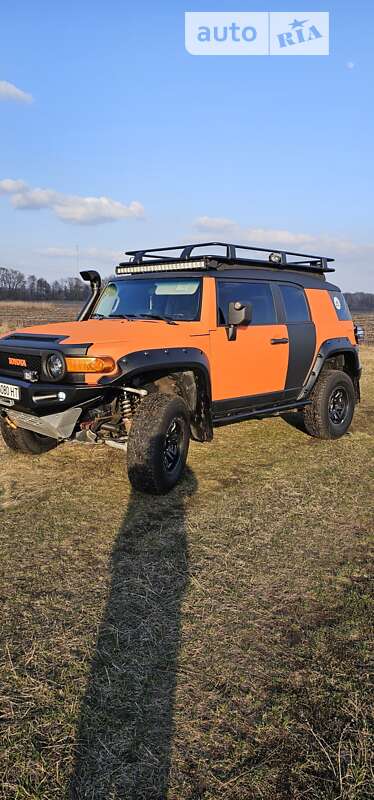 Внедорожник / Кроссовер Toyota FJ Cruiser 2008 в Березане