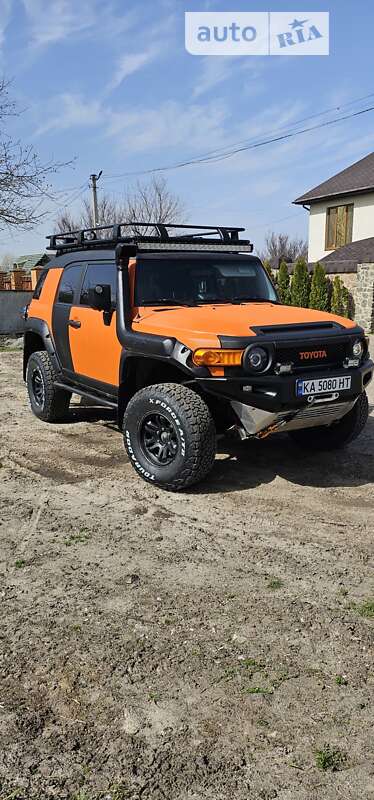 Внедорожник / Кроссовер Toyota FJ Cruiser 2008 в Березане