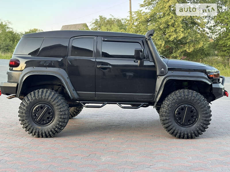 Внедорожник / Кроссовер Toyota FJ Cruiser 2021 в Ивано-Франковске