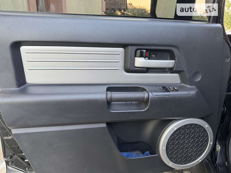 Внедорожник / Кроссовер Toyota FJ Cruiser 2021 в Ивано-Франковске