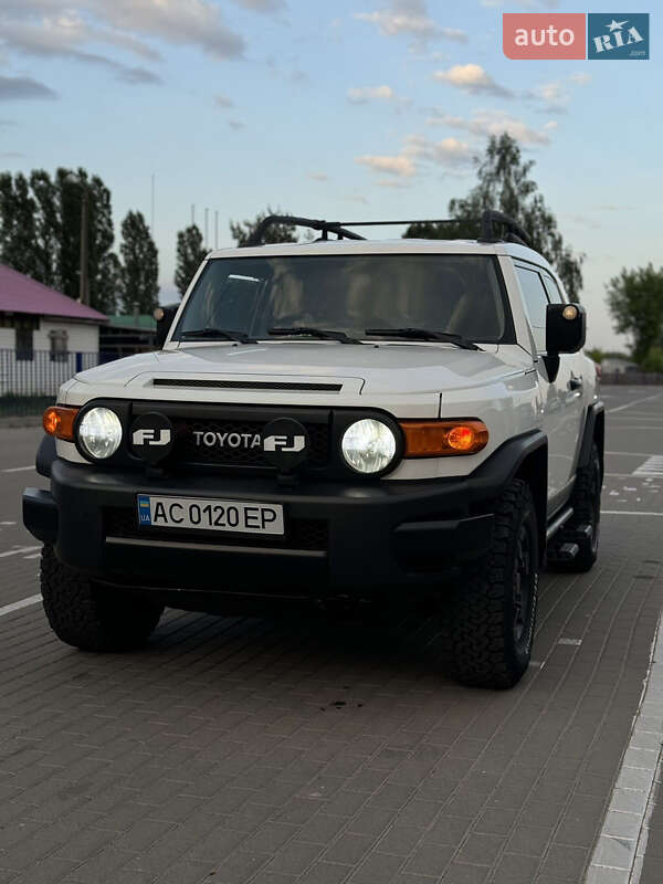 Позашляховик / Кросовер Toyota FJ Cruiser 2008 в Києві