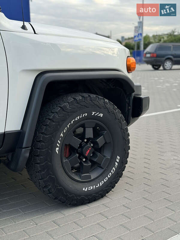 Позашляховик / Кросовер Toyota FJ Cruiser 2008 в Києві