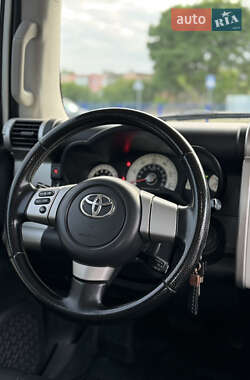 Позашляховик / Кросовер Toyota FJ Cruiser 2008 в Києві