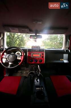 Внедорожник / Кроссовер Toyota FJ Cruiser 2012 в Киеве