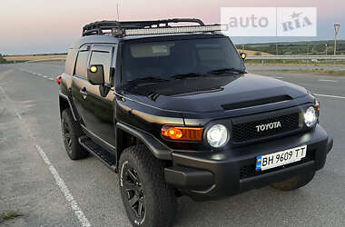 Позашляховик / Кросовер Toyota FJ Cruiser 2014 в Одесі