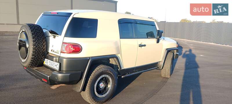Внедорожник / Кроссовер Toyota FJ Cruiser 2010 в Киеве