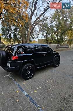 Внедорожник / Кроссовер Toyota FJ Cruiser 2006 в 