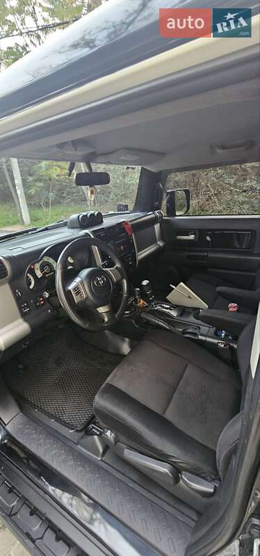 Внедорожник / Кроссовер Toyota FJ Cruiser 2006 в Одессе фото 30 Внедорожник / Кроссовер Toyota FJ Cruiser 2006 в Одессе
