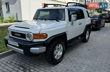 Внедорожник / Кроссовер Toyota FJ Cruiser 2010 в Киеве