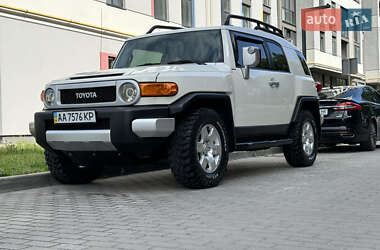 Внедорожник / Кроссовер Toyota FJ Cruiser 2010 в Киеве