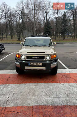 Позашляховик / Кросовер Toyota FJ Cruiser 2012 в Києві