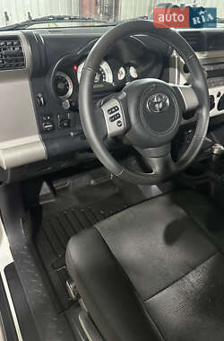 Внедорожник / Кроссовер Toyota FJ Cruiser 2008 в 