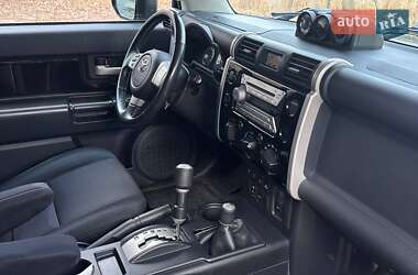 Позашляховик / Кросовер Toyota FJ Cruiser 2010 в Києві