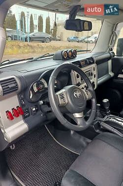 Позашляховик / Кросовер Toyota FJ Cruiser 2011 в Рівному