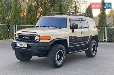 Внедорожник / Кроссовер Toyota FJ Cruiser 2010 в Смеле