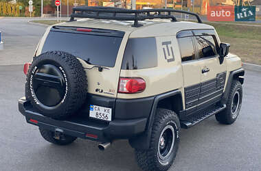 Внедорожник / Кроссовер Toyota FJ Cruiser 2010 в Смеле