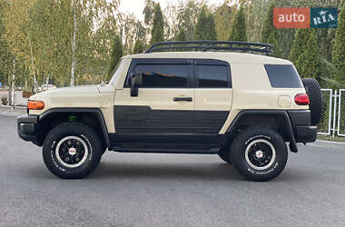 Внедорожник / Кроссовер Toyota FJ Cruiser 2010 в Смеле