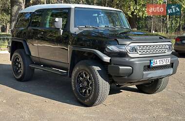 Позашляховик / Кросовер Toyota FJ Cruiser 2010 в Києві