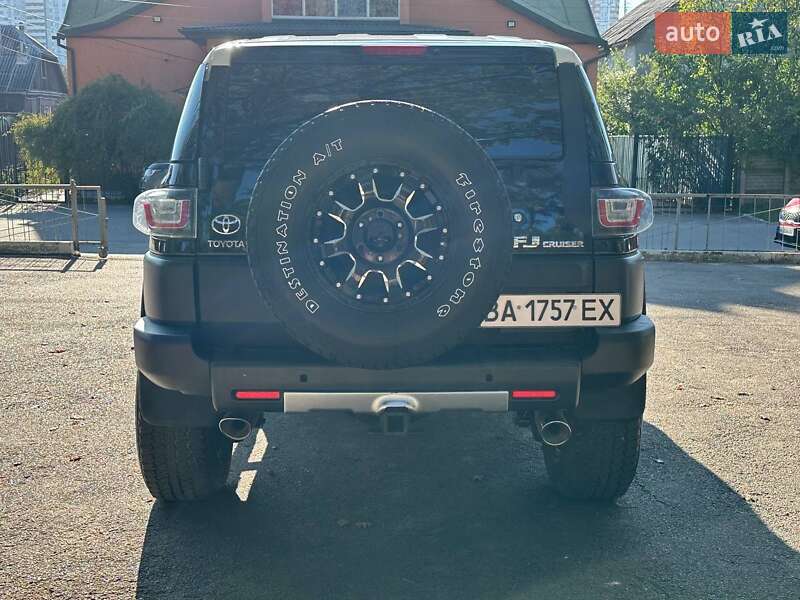 Внедорожник / Кроссовер Toyota FJ Cruiser 2010 в Киеве фото 9 Внедорожник / Кроссовер Toyota FJ Cruiser 2010 в Киеве