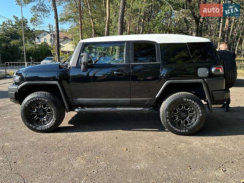 Внедорожник / Кроссовер Toyota FJ Cruiser 2010 в Киеве фото 11 Внедорожник / Кроссовер Toyota FJ Cruiser 2010 в Киеве