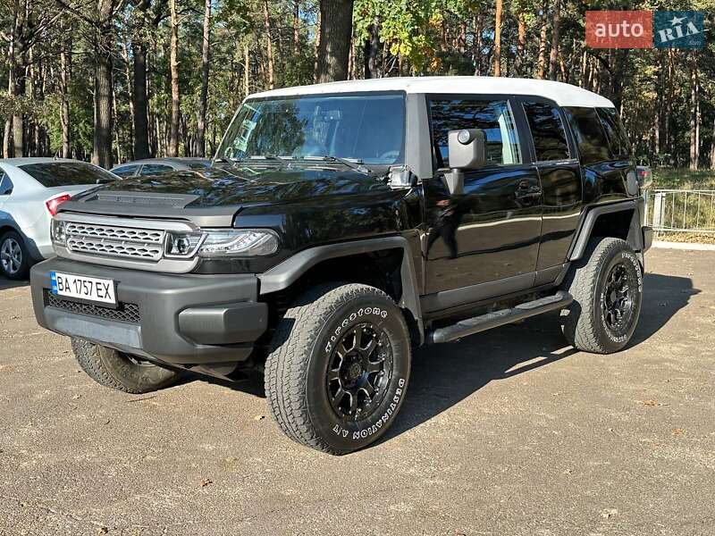 Внедорожник / Кроссовер Toyota FJ Cruiser 2010 в Киеве фото 4 Внедорожник / Кроссовер Toyota FJ Cruiser 2010 в Киеве