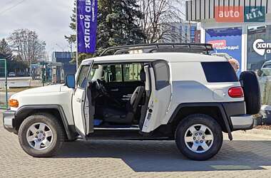 Позашляховик / Кросовер Toyota FJ Cruiser 2010 в Львові