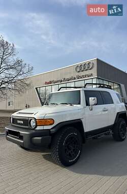 Внедорожник / Кроссовер Toyota FJ Cruiser 2011 в Киеве