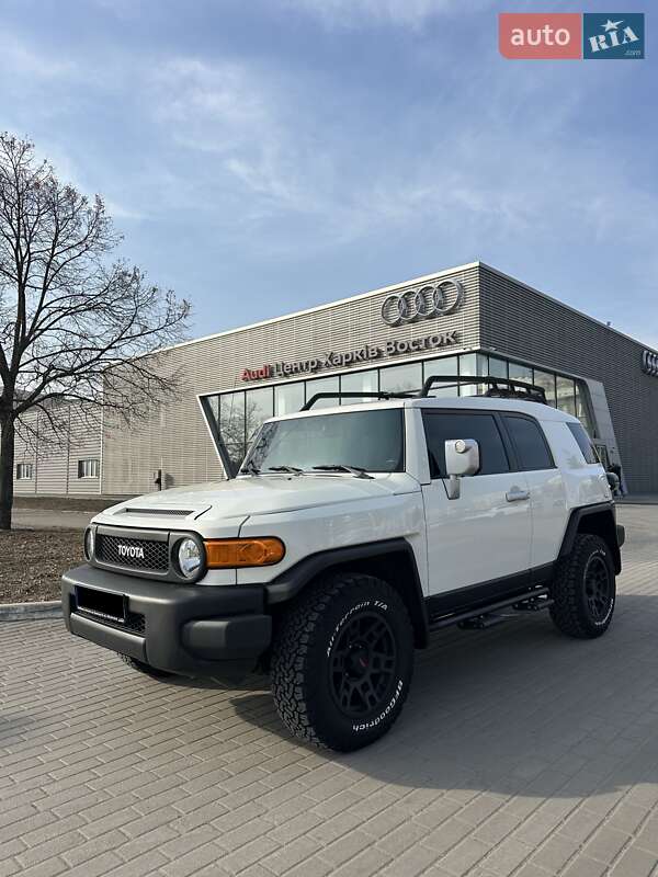 Toyota FJ Cruiser 2011 Toyota FJ Cruiser 2011