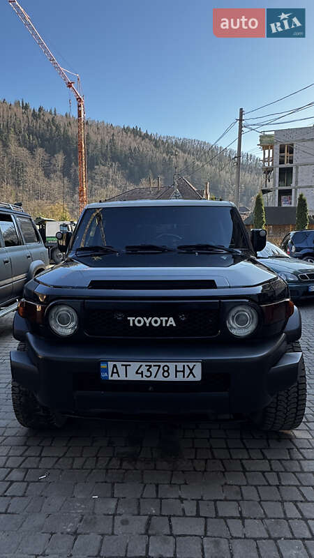 Внедорожник / Кроссовер Toyota FJ Cruiser 2006 в Яремче фото 3 Внедорожник / Кроссовер Toyota FJ Cruiser 2006 в Яремче
